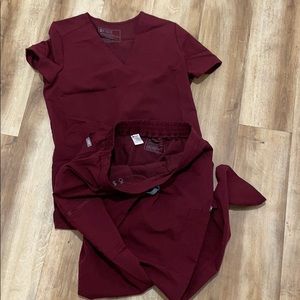 Figs burgundy set